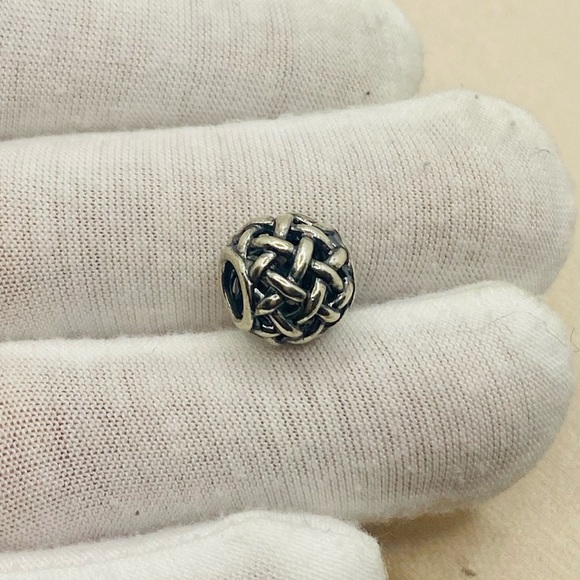 EUC Pandora 790973 Sterling Silver Forever Entwined Openworks Charm - Picture 4 of 9